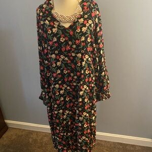Draper James Floral Midi Dress - Black and Red xs